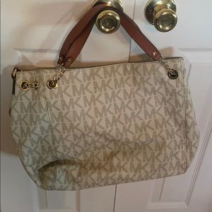 Michael Kors purse